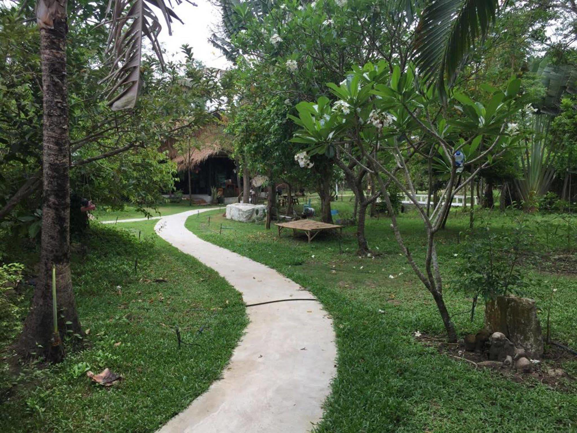 Baansuanleelawadee Resort Amphawa Exterior foto